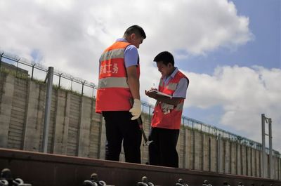 段舉辦第二屆職工職業(yè)技能競賽（鐵路線路工）決賽暨技術交流活動